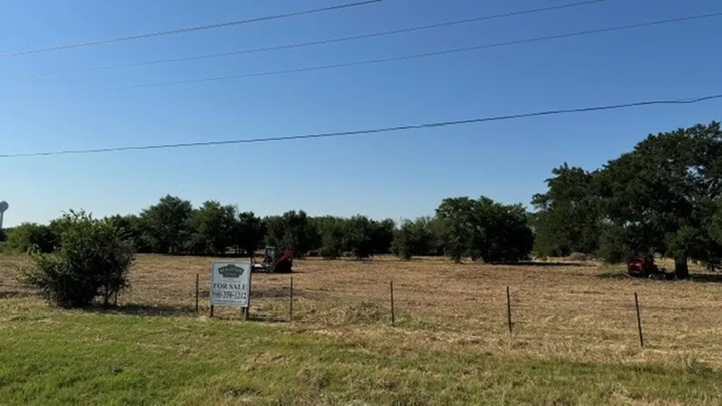 000 Highway 82 Lindsay TX 76250