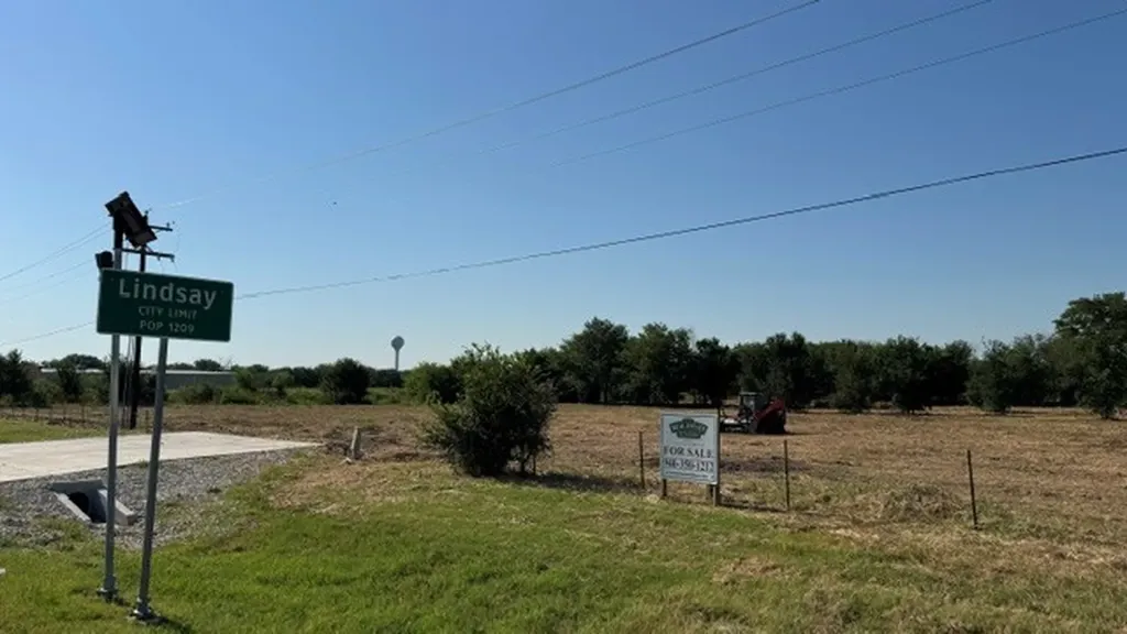 000 Highway 82 Lindsay TX 76250
