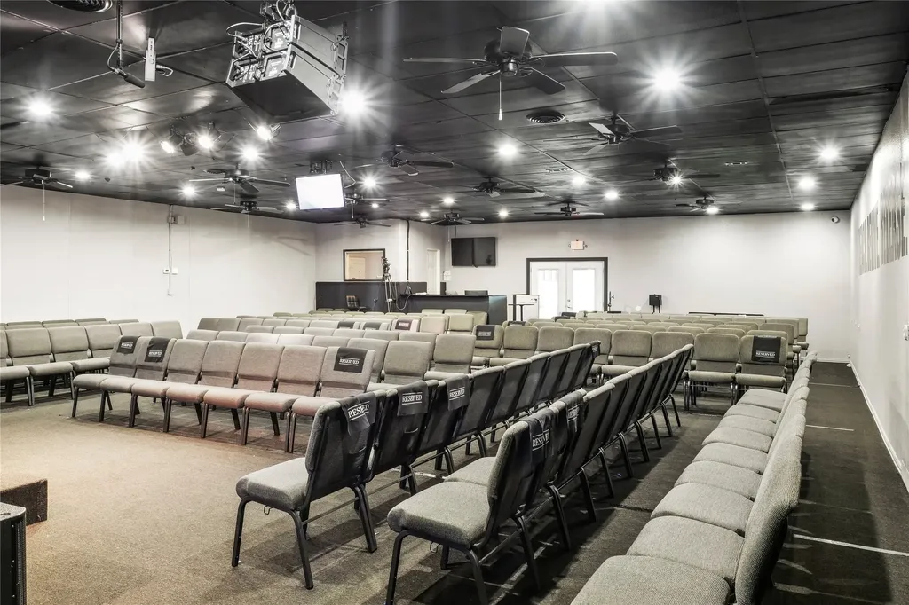 325 E Pipeline Road Bedford TX 76022