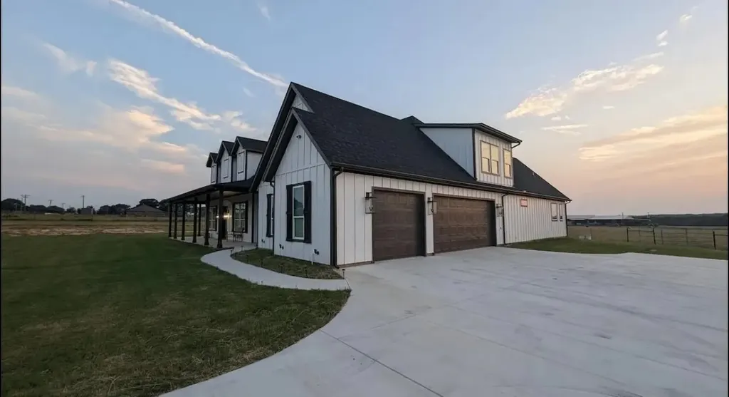 886 County Road 3341 Paradise TX 76073