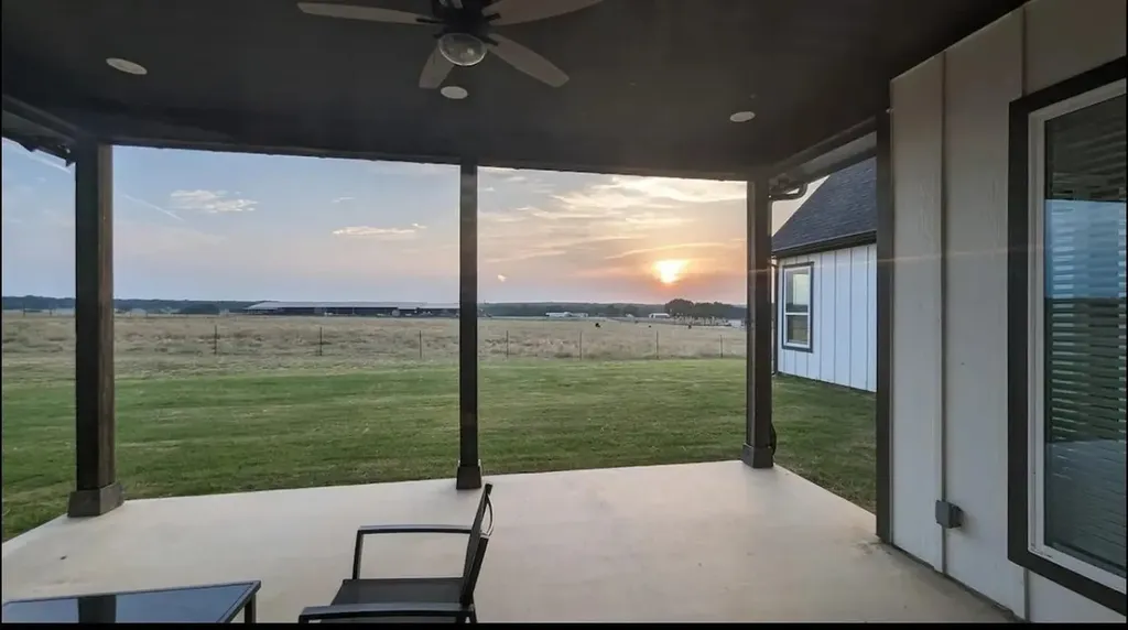 886 County Road 3341 Paradise TX 76073
