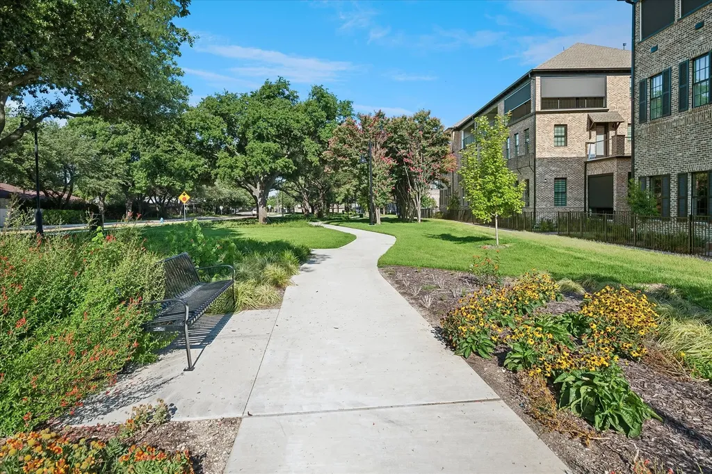 6019 Laurel Lane Addison TX 75001