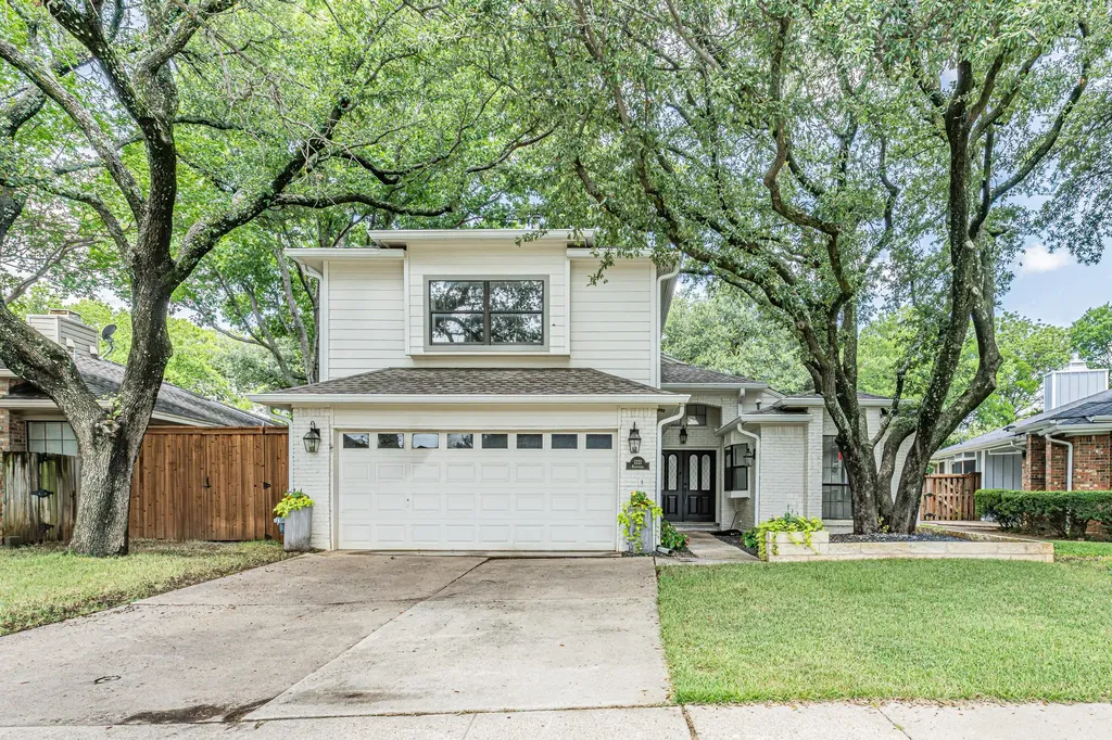 1221 Boardwalk Street Arlington TX 76011
