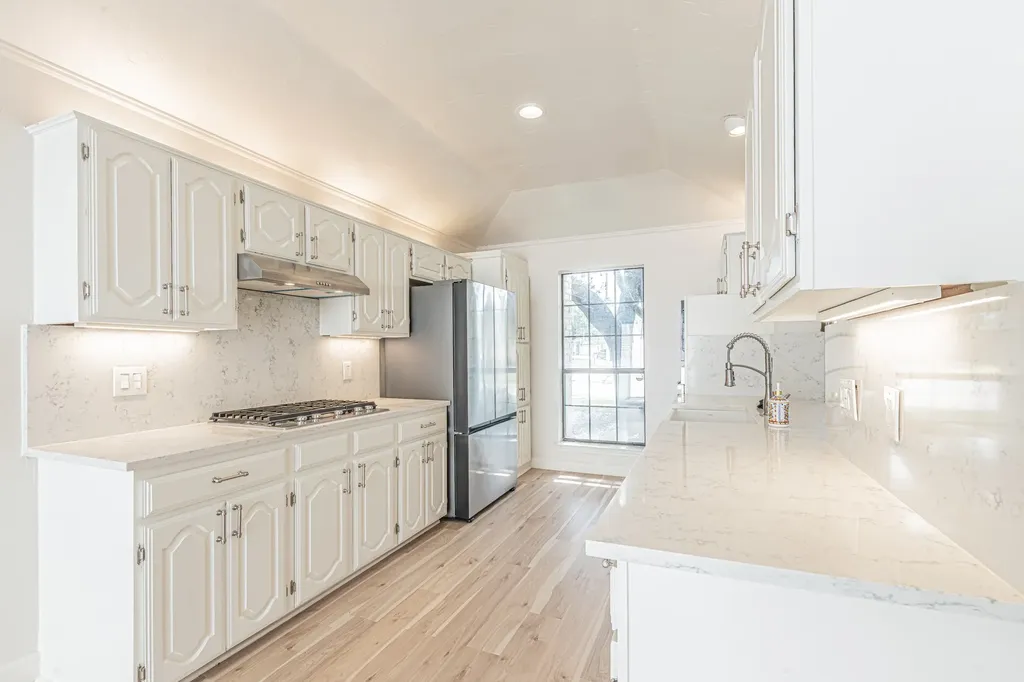 1221 Boardwalk Street Arlington TX 76011