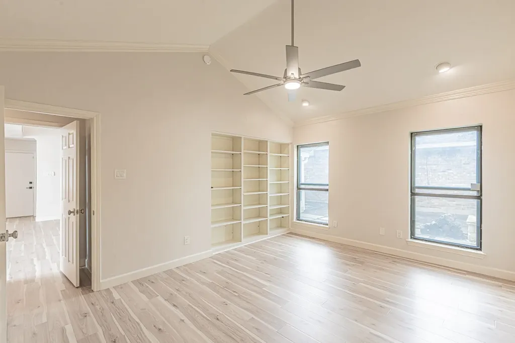 1221 Boardwalk Street Arlington TX 76011