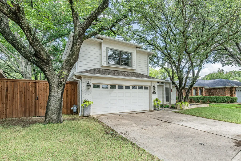 1221 Boardwalk Street Arlington TX 76011