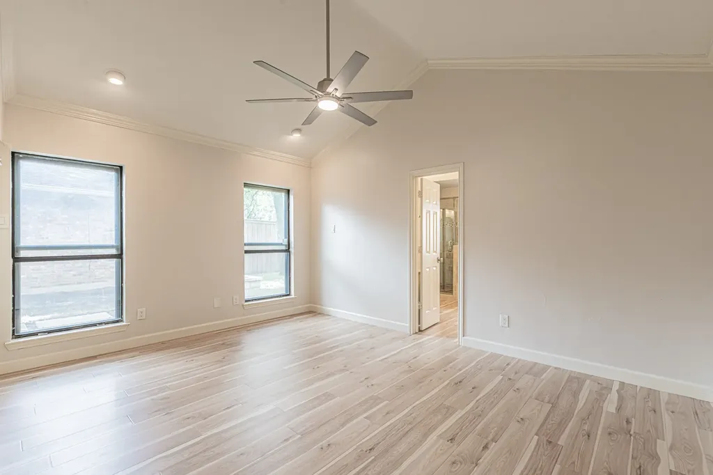 1221 Boardwalk Street Arlington TX 76011