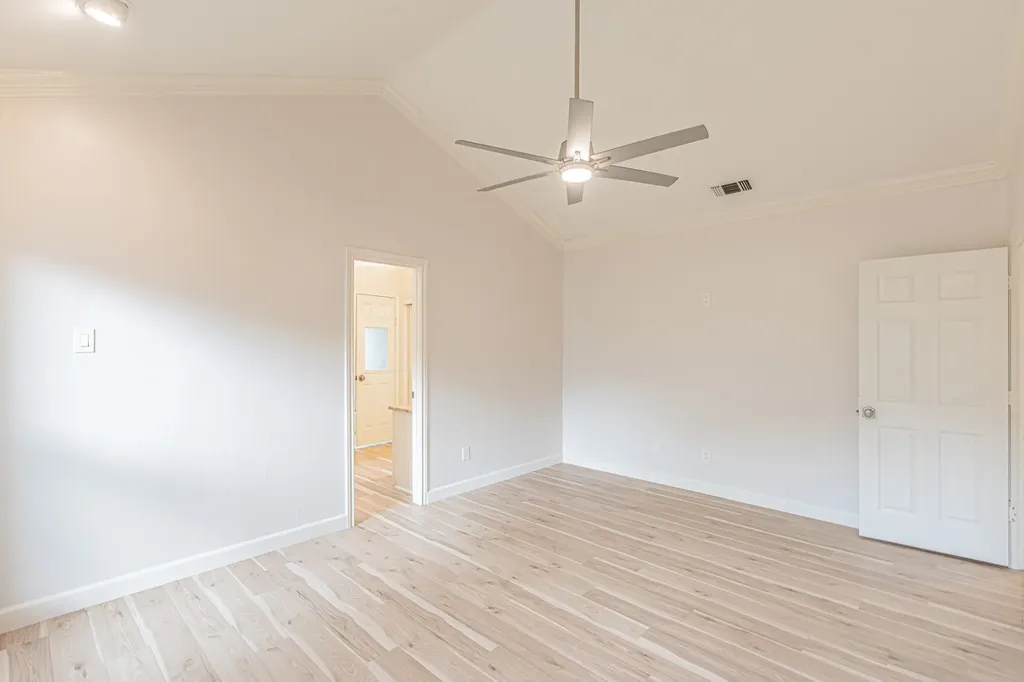 1221 Boardwalk Street Arlington TX 76011
