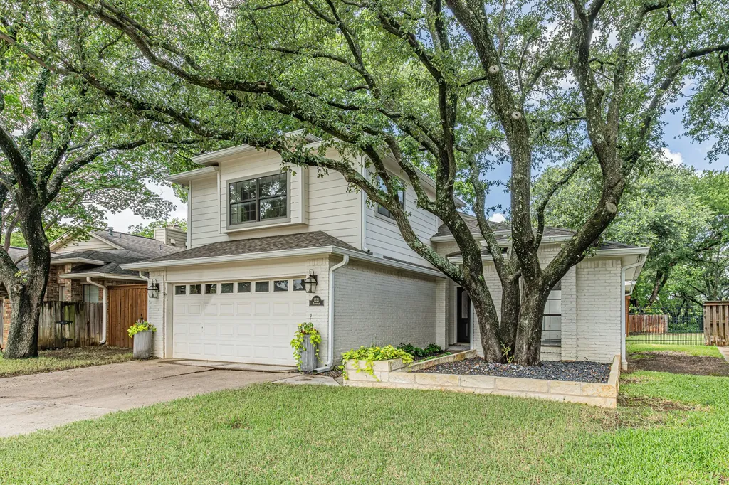 1221 Boardwalk Street Arlington TX 76011