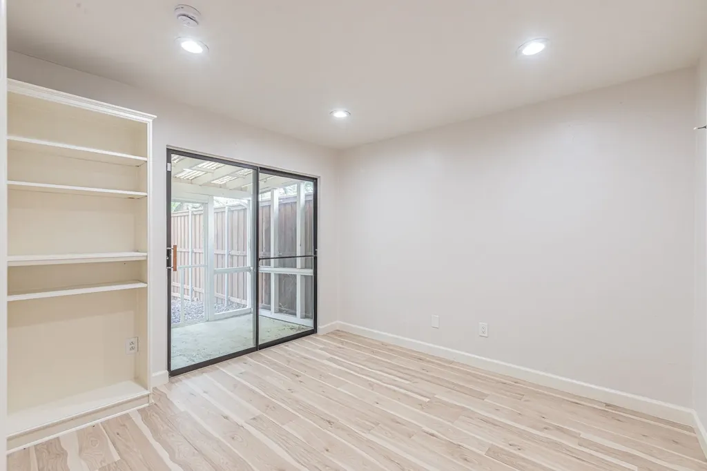 1221 Boardwalk Street Arlington TX 76011