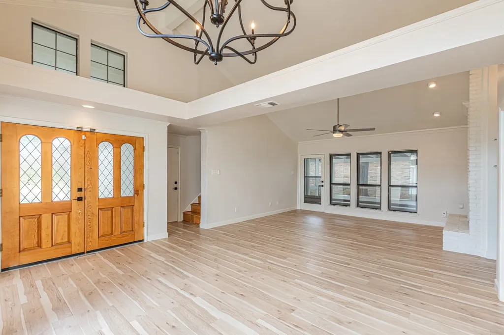 1221 Boardwalk Street Arlington TX 76011
