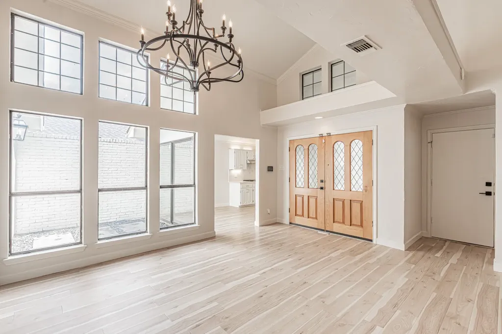 1221 Boardwalk Street Arlington TX 76011