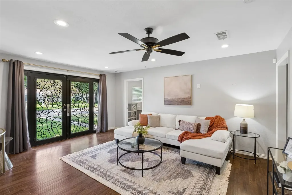 5717 S Wells Circle Westworth Village TX 76114