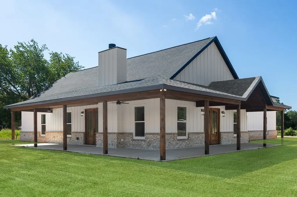 181 County Road 4757 Rhome TX 76078