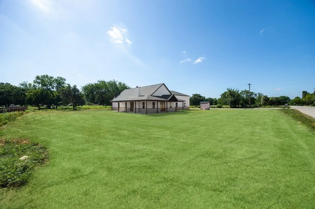 181 County Road 4757 Rhome TX 76078
