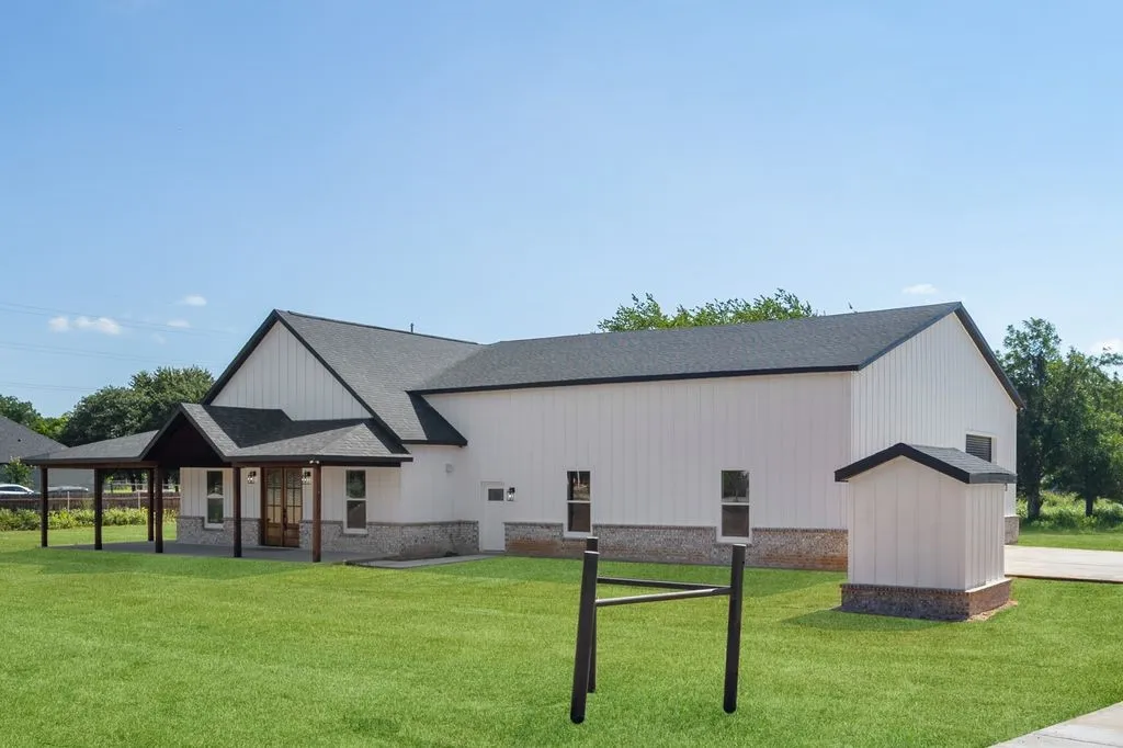 181 County Road 4757 Rhome TX 76078