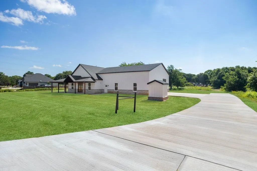 181 County Road 4757 Rhome TX 76078