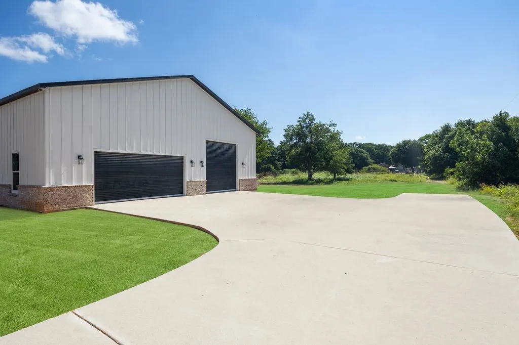 181 County Road 4757 Rhome TX 76078