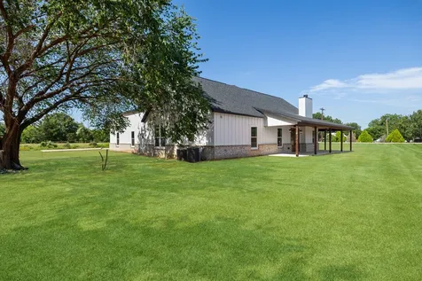 181 County Road 4757 Rhome TX 76078