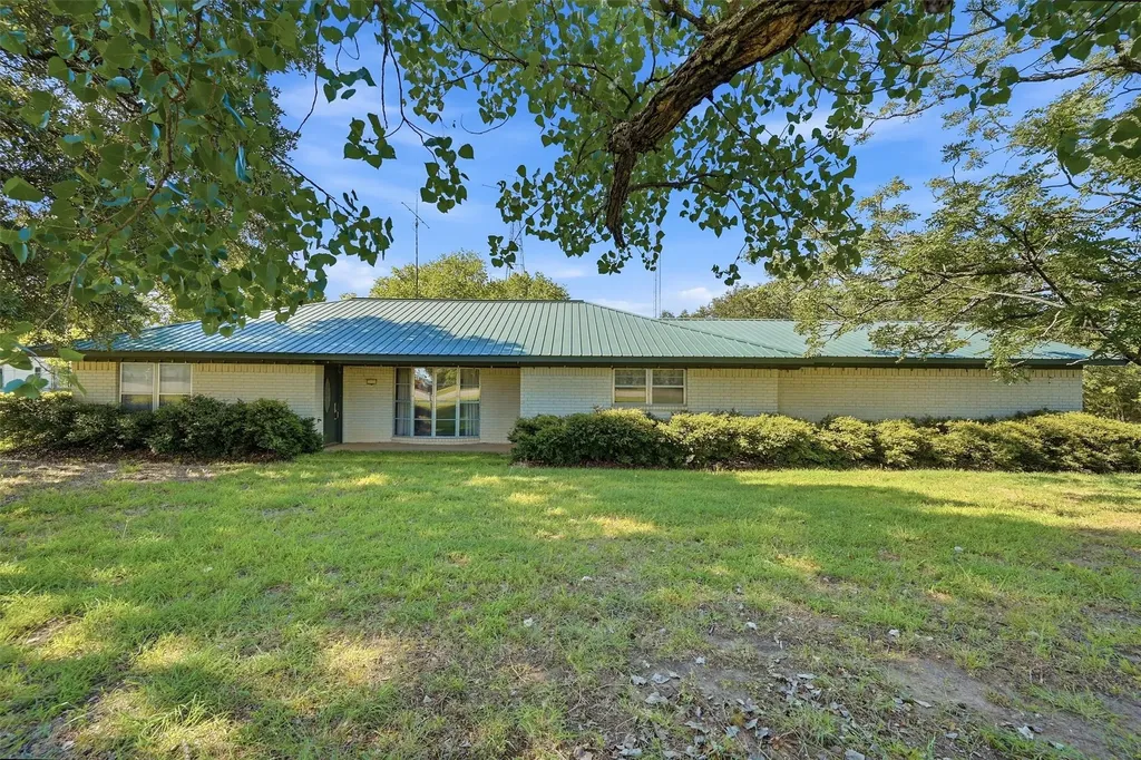1746 Fm 678 Gainesville TX 76240