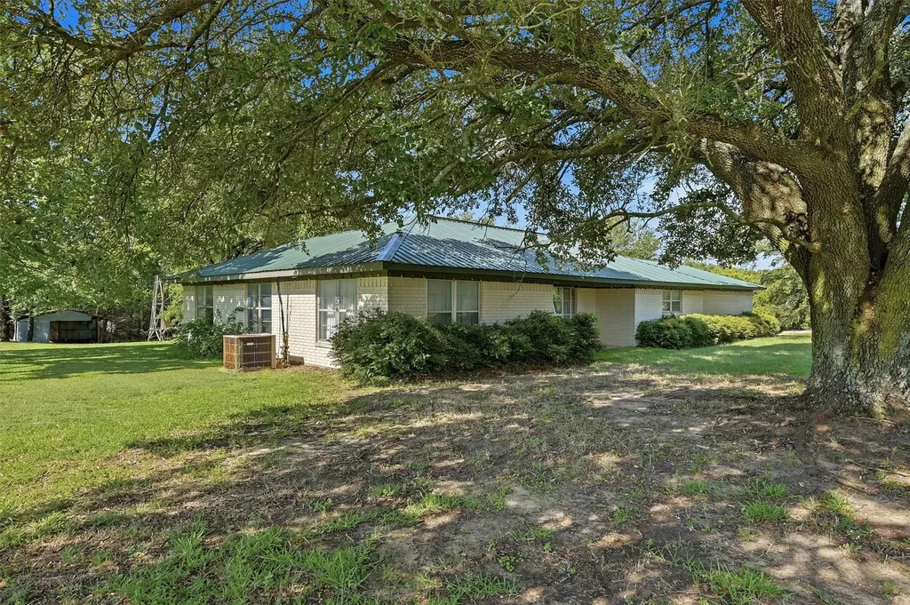 1746 Fm 678 Gainesville TX 76240