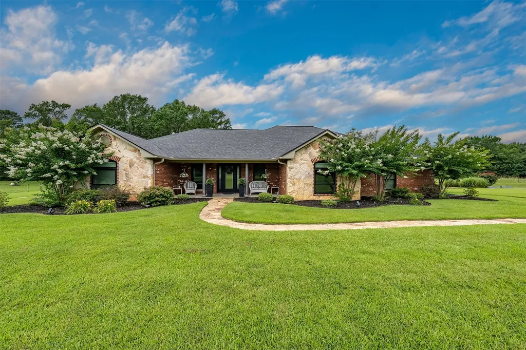 377 Utzman Road Kilgore TX 75662