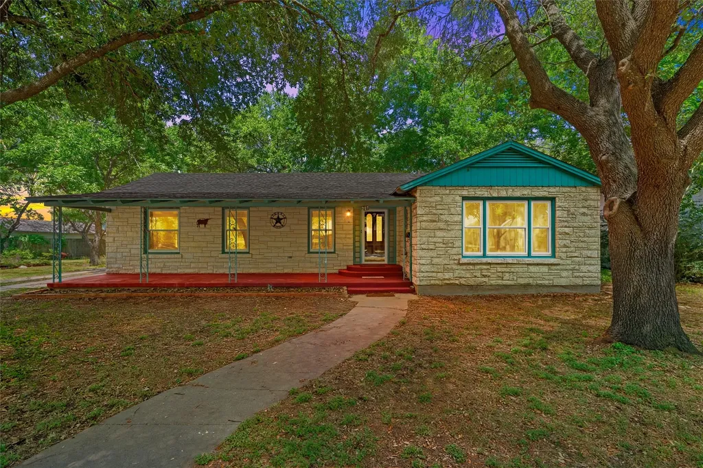207 N Marable Street West TX 76691