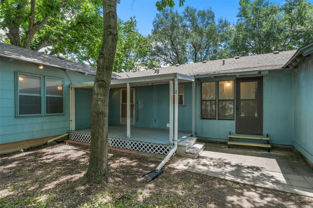 207 N Marable Street West TX 76691