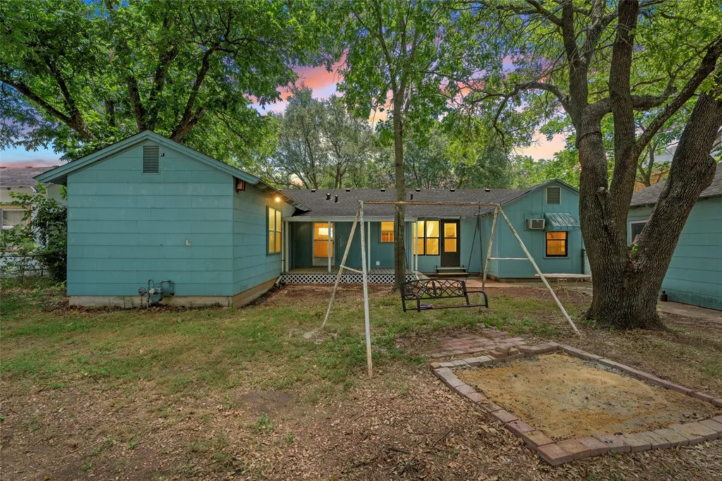 207 N Marable Street West TX 76691