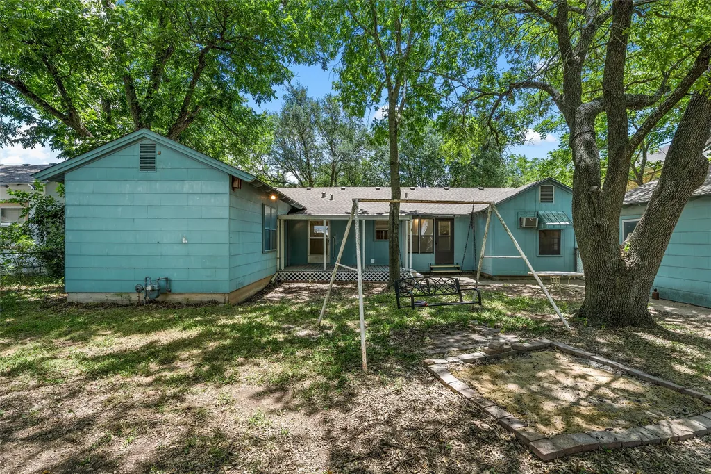 207 N Marable Street West TX 76691