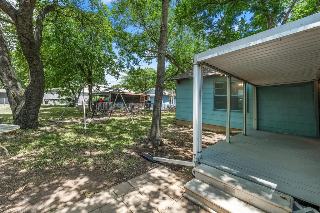 207 N Marable Street West TX 76691