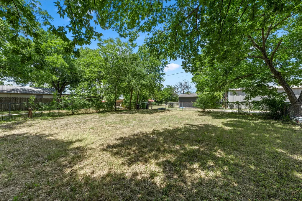 207 N Marable Street West TX 76691
