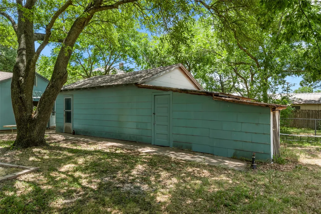 207 N Marable Street West TX 76691