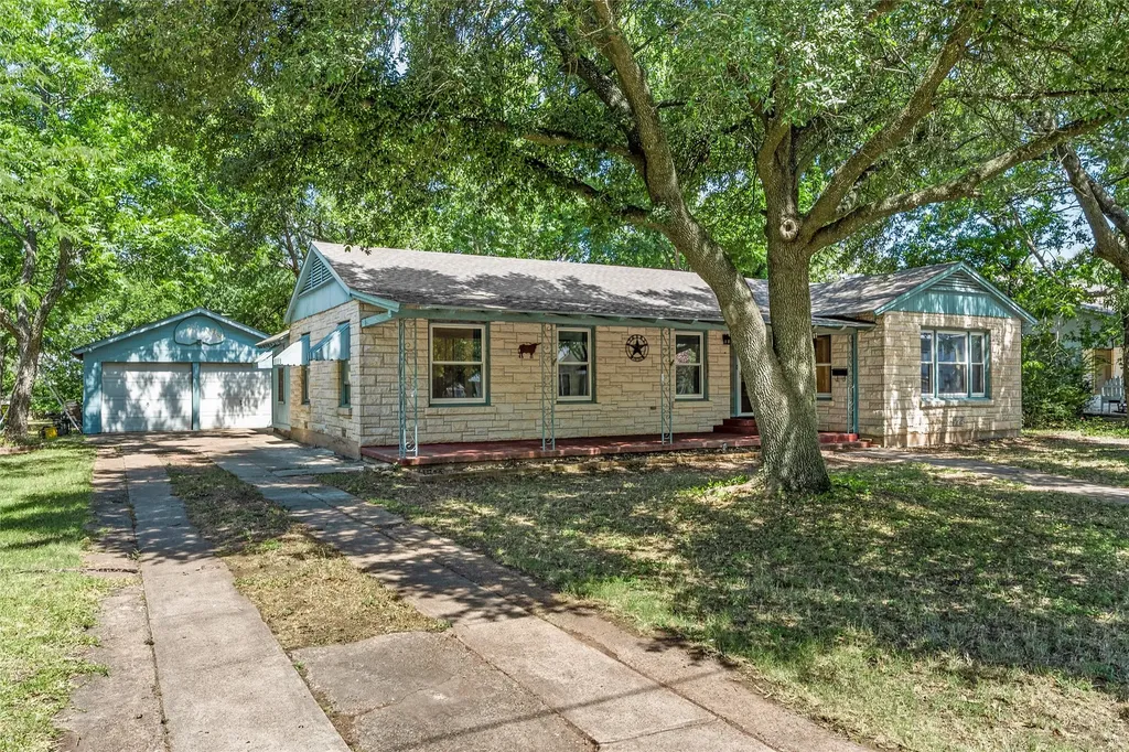 207 N Marable Street West TX 76691