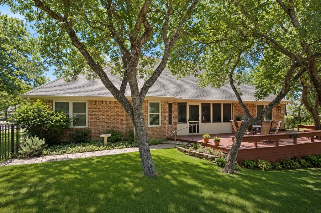 222 Hart Court Runaway Bay TX 76426