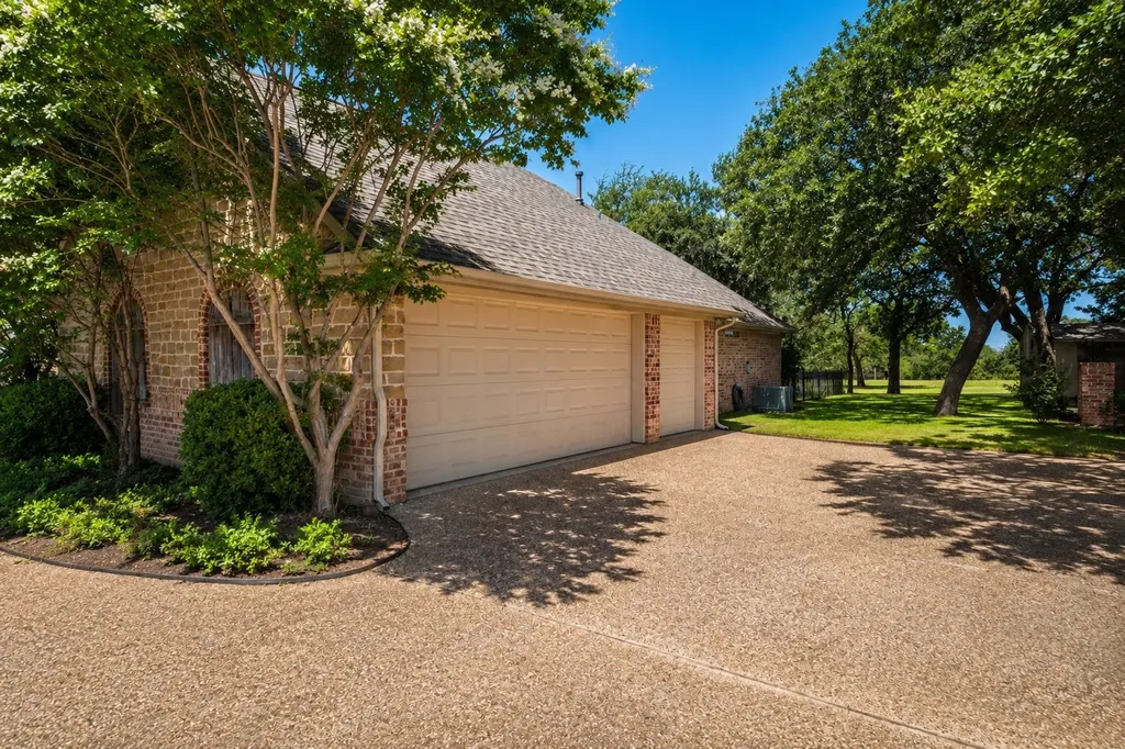 222 Hart Court Runaway Bay TX 76426