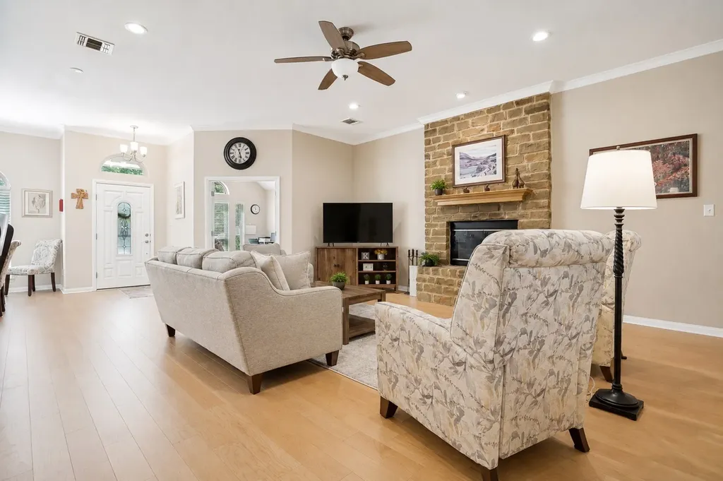 222 Hart Court Runaway Bay TX 76426