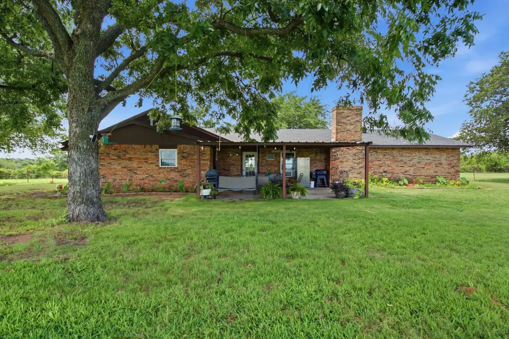 270 County Road 425 De Leon TX 76444