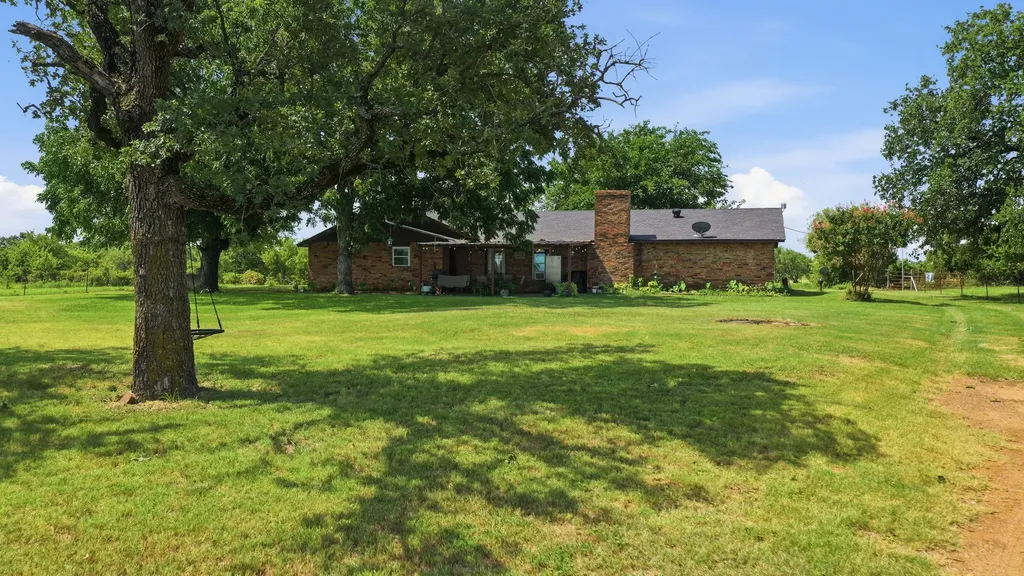 270 County Road 425 De Leon TX 76444