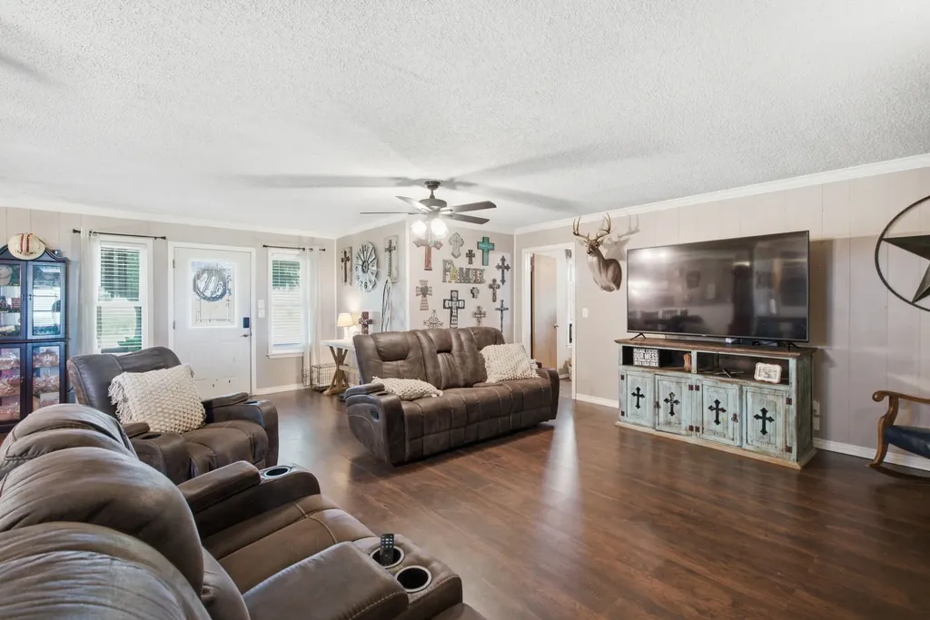 270 County Road 425 De Leon TX 76444