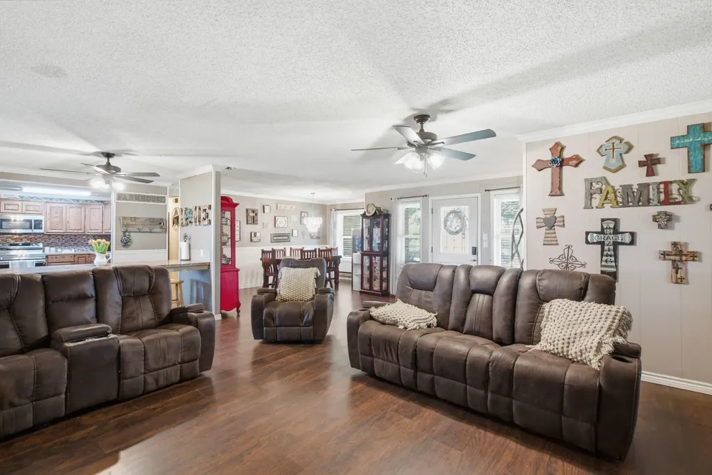 270 County Road 425 De Leon TX 76444