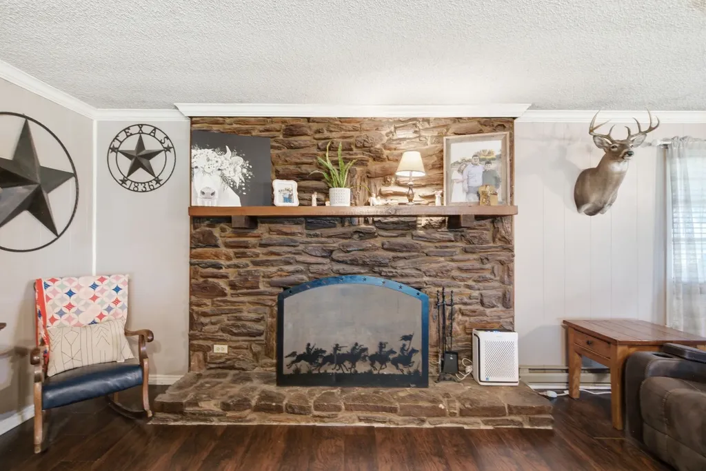 270 County Road 425 De Leon TX 76444