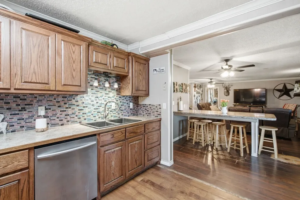 270 County Road 425 De Leon TX 76444