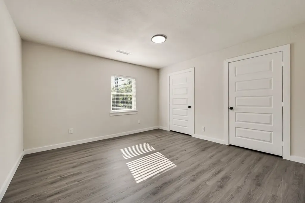 922 NE 33rd Street Grand Prairie TX 75050