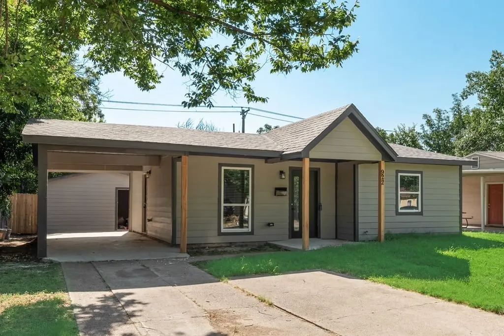 922 NE 33rd Street Grand Prairie TX 75050