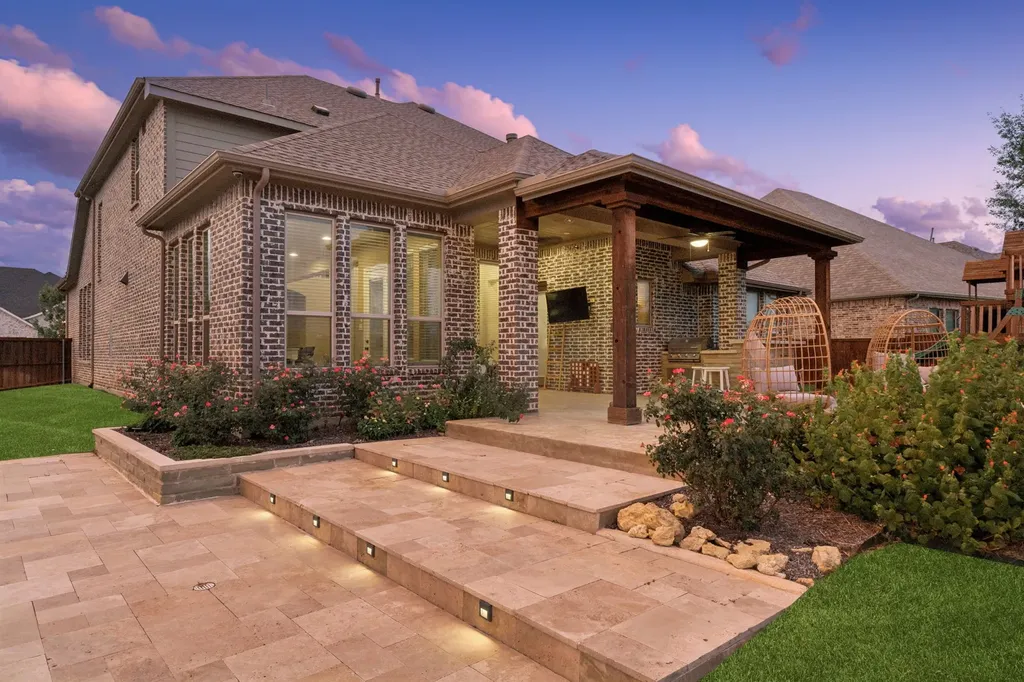 1100 Broadmoor Way Roanoke TX 76262
