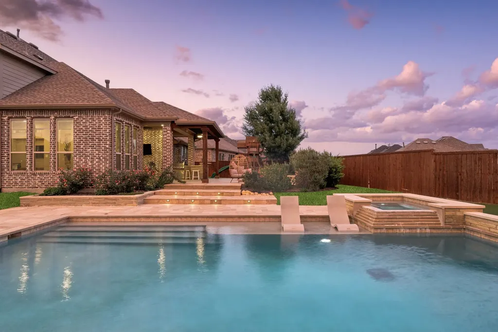 1100 Broadmoor Way Roanoke TX 76262