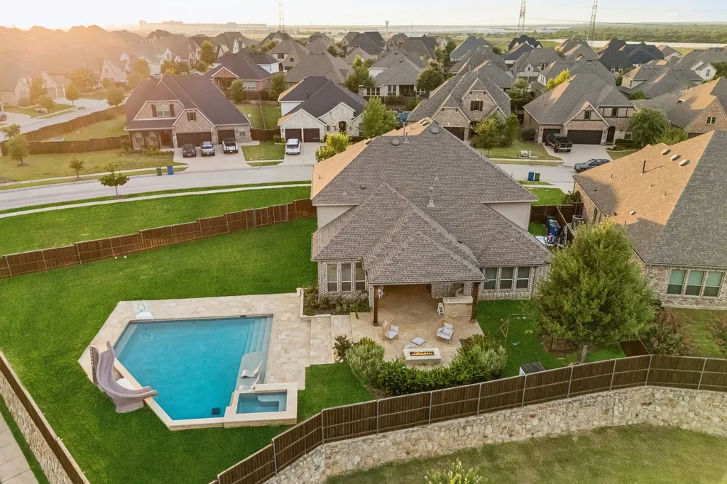 1100 Broadmoor Way Roanoke TX 76262