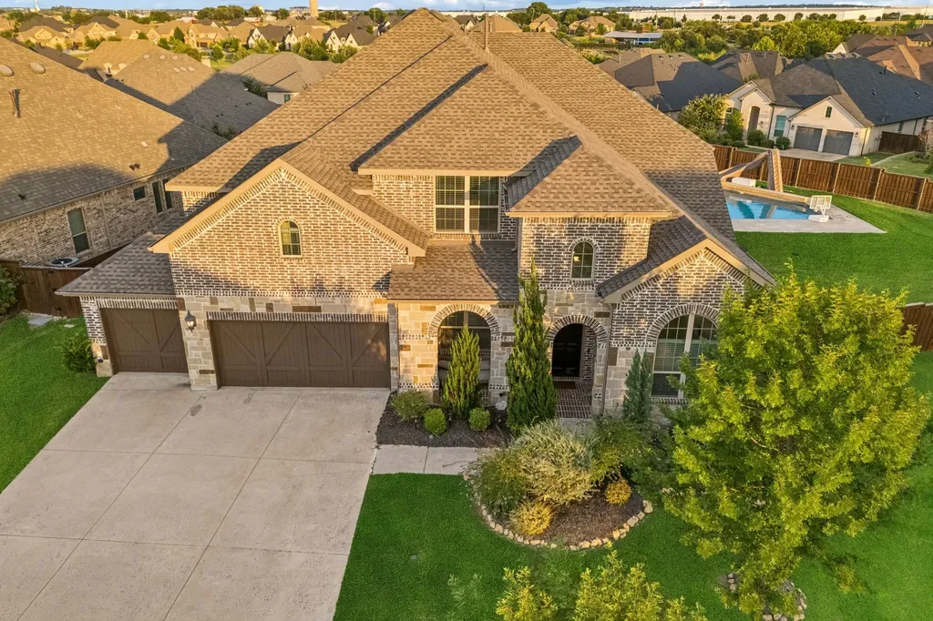 1100 Broadmoor Way Roanoke TX 76262