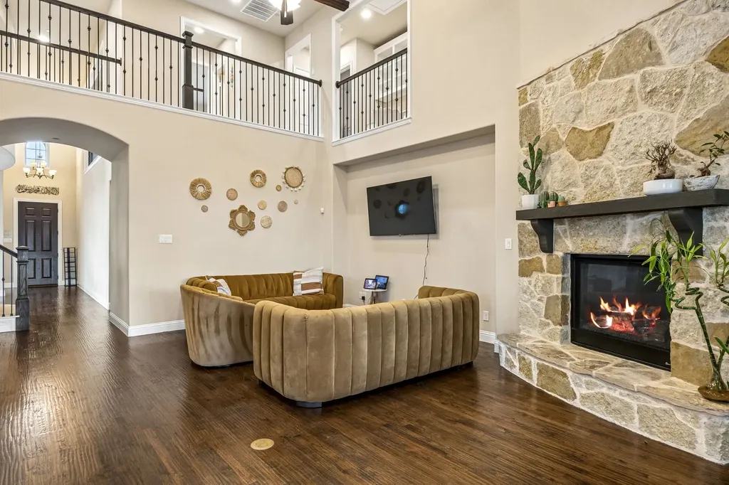 1100 Broadmoor Way Roanoke TX 76262